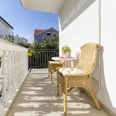 Linda Sonnenschein *