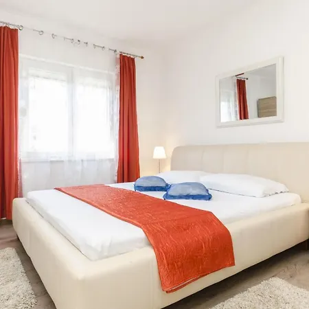 Linda Sonnenschein Appartement Vodice